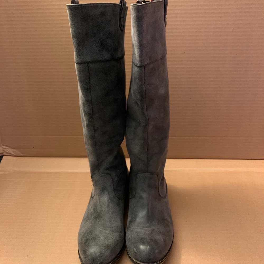 Tall boot